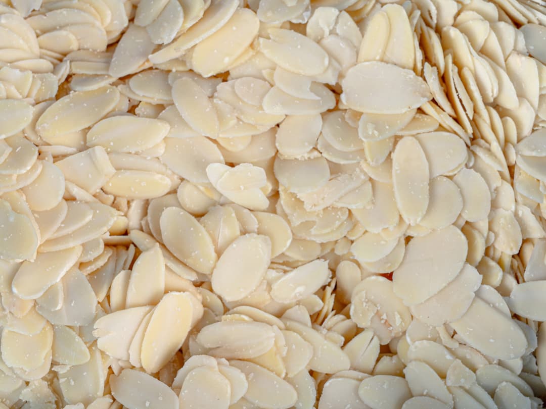 Миндаль бланш лепестки стандарт 0,7-0,9 мм 2 кг, Турция